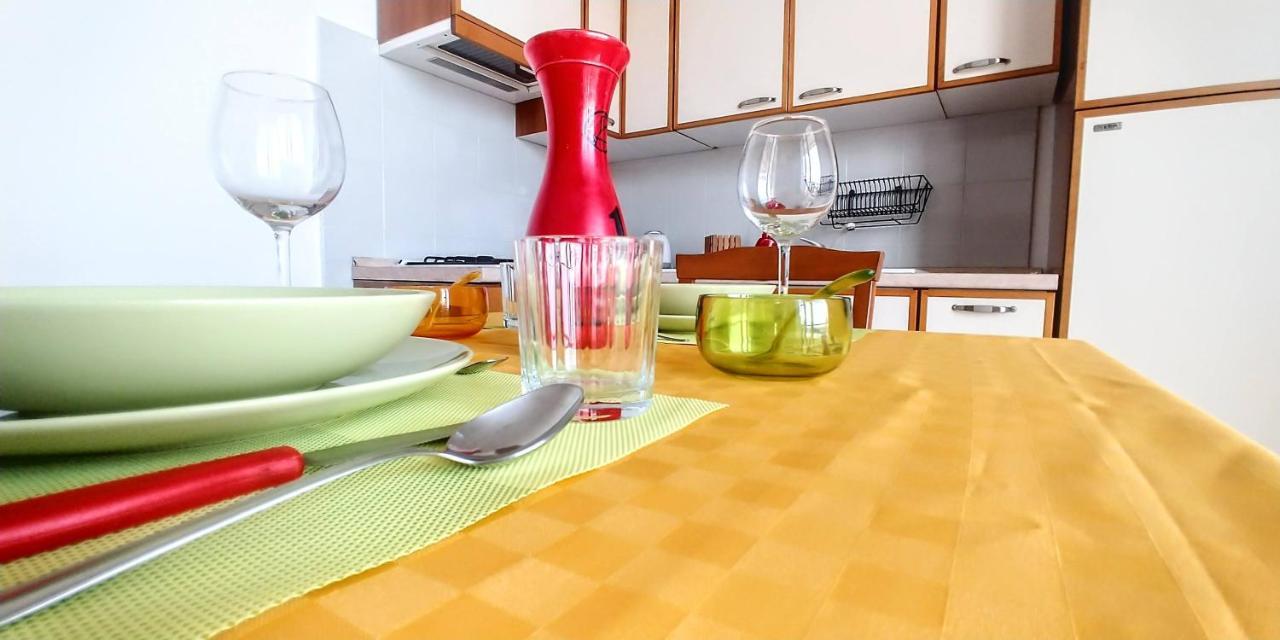 Casa Sunrise - Lovely Sea Front Apartment شاكا المظهر الخارجي الصورة