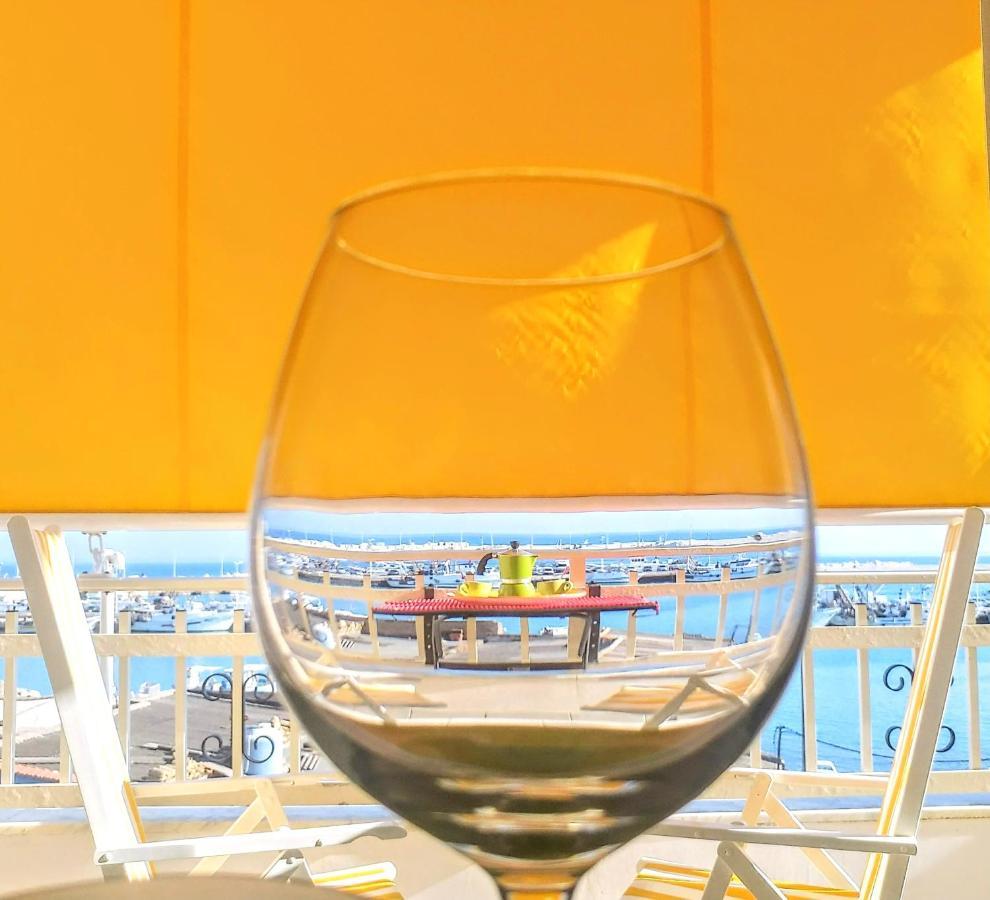 Casa Sunrise - Lovely Sea Front Apartment شاكا المظهر الخارجي الصورة