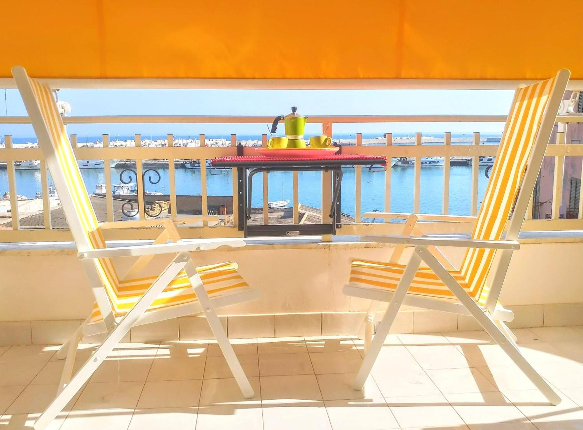 Casa Sunrise - Lovely Sea Front Apartment شاكا المظهر الخارجي الصورة