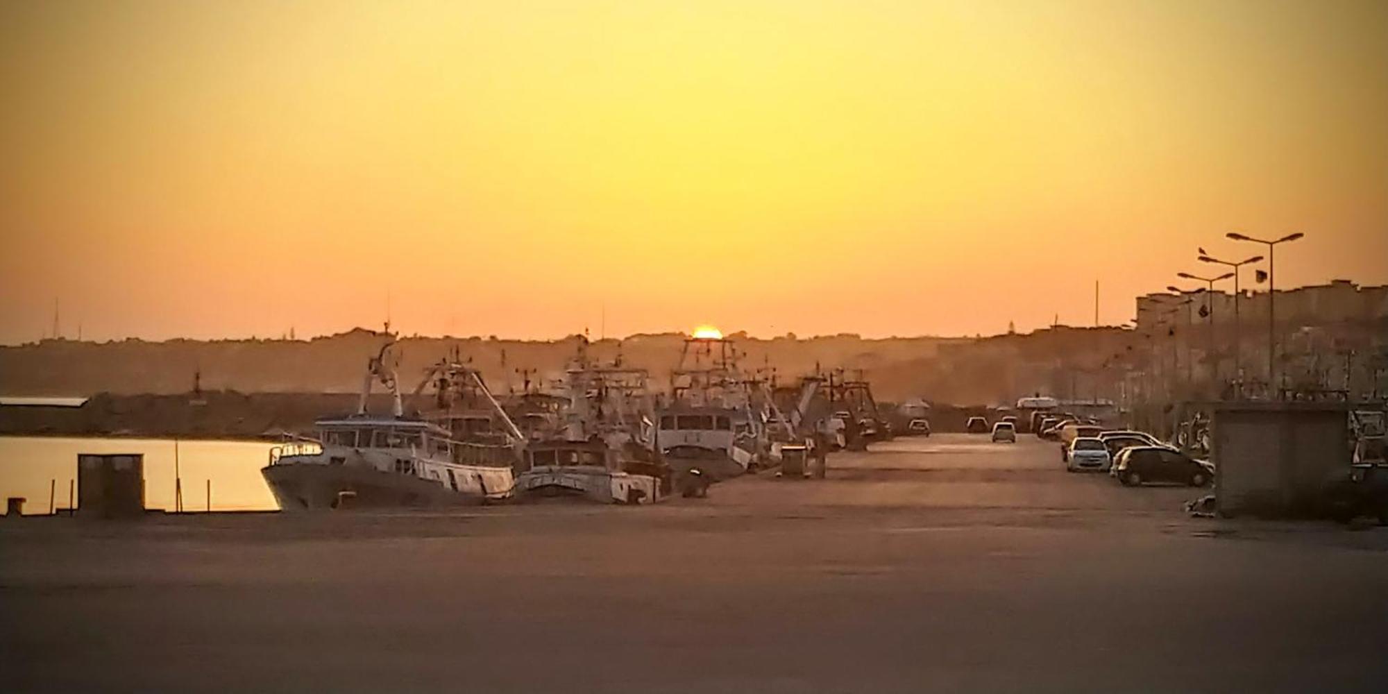 Casa Sunrise - Lovely Sea Front Apartment شاكا المظهر الخارجي الصورة